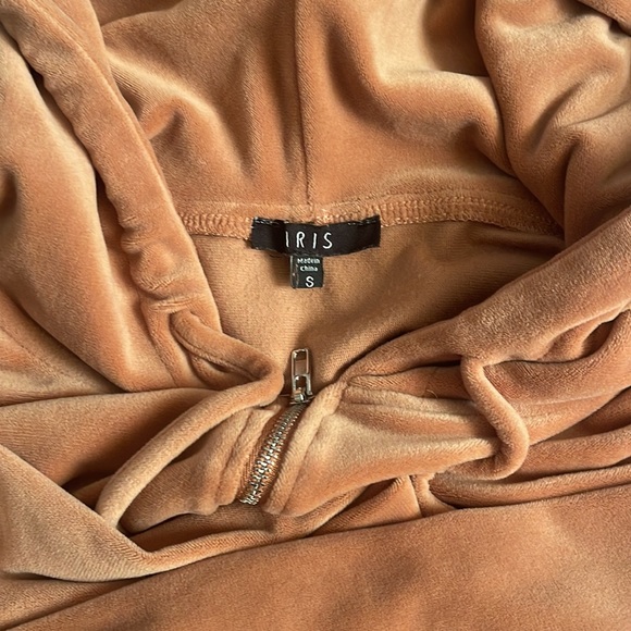 Pink Velour Shorts Set - Picture 3 of 3